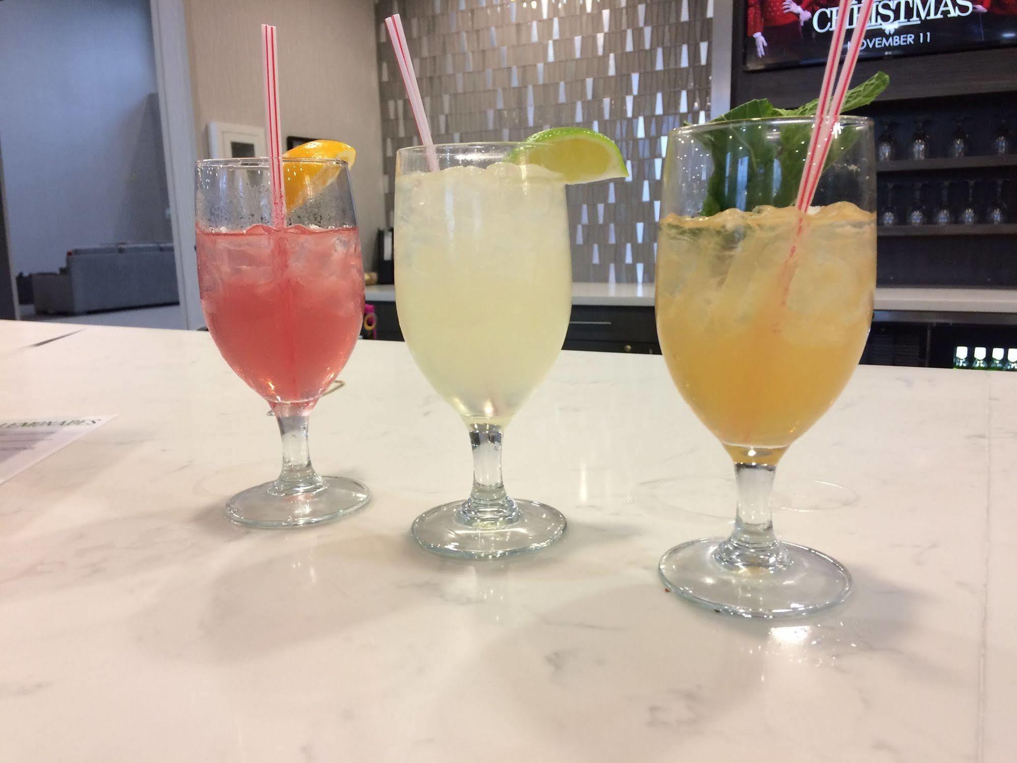假日酒店-大学城北 阿比林 外观 照片